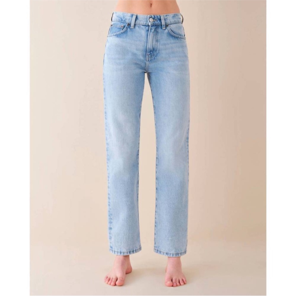 Light Wash Straight Leg Jeans - Women's Light Blue Straight Pants